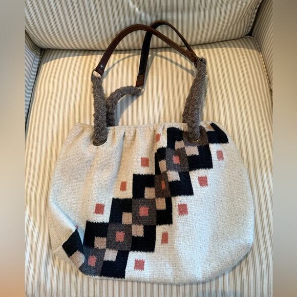 Hand Woven Oaxacan Purse - Picture 3 of 6